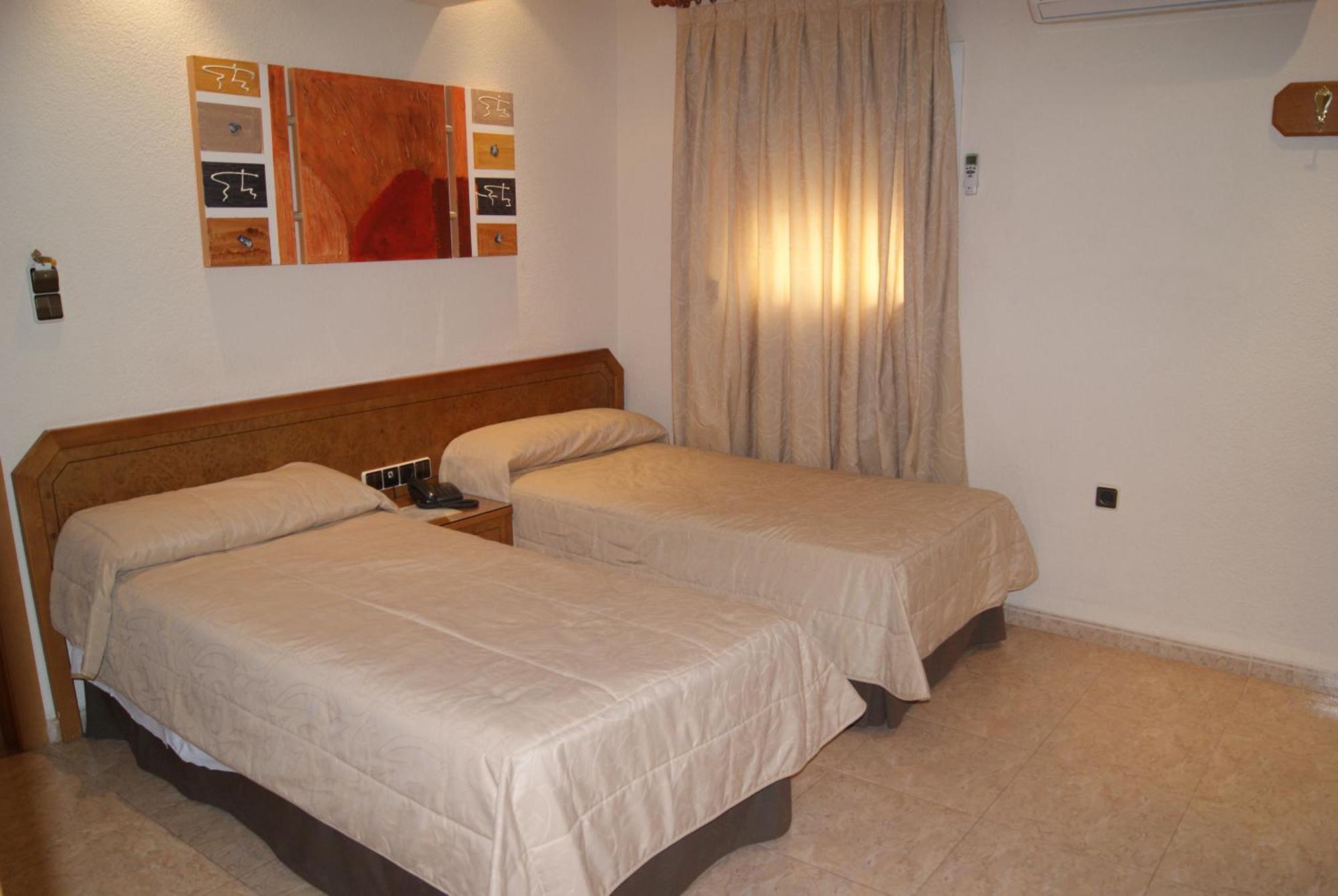 Hostal Moreno Silla Exterior photo
