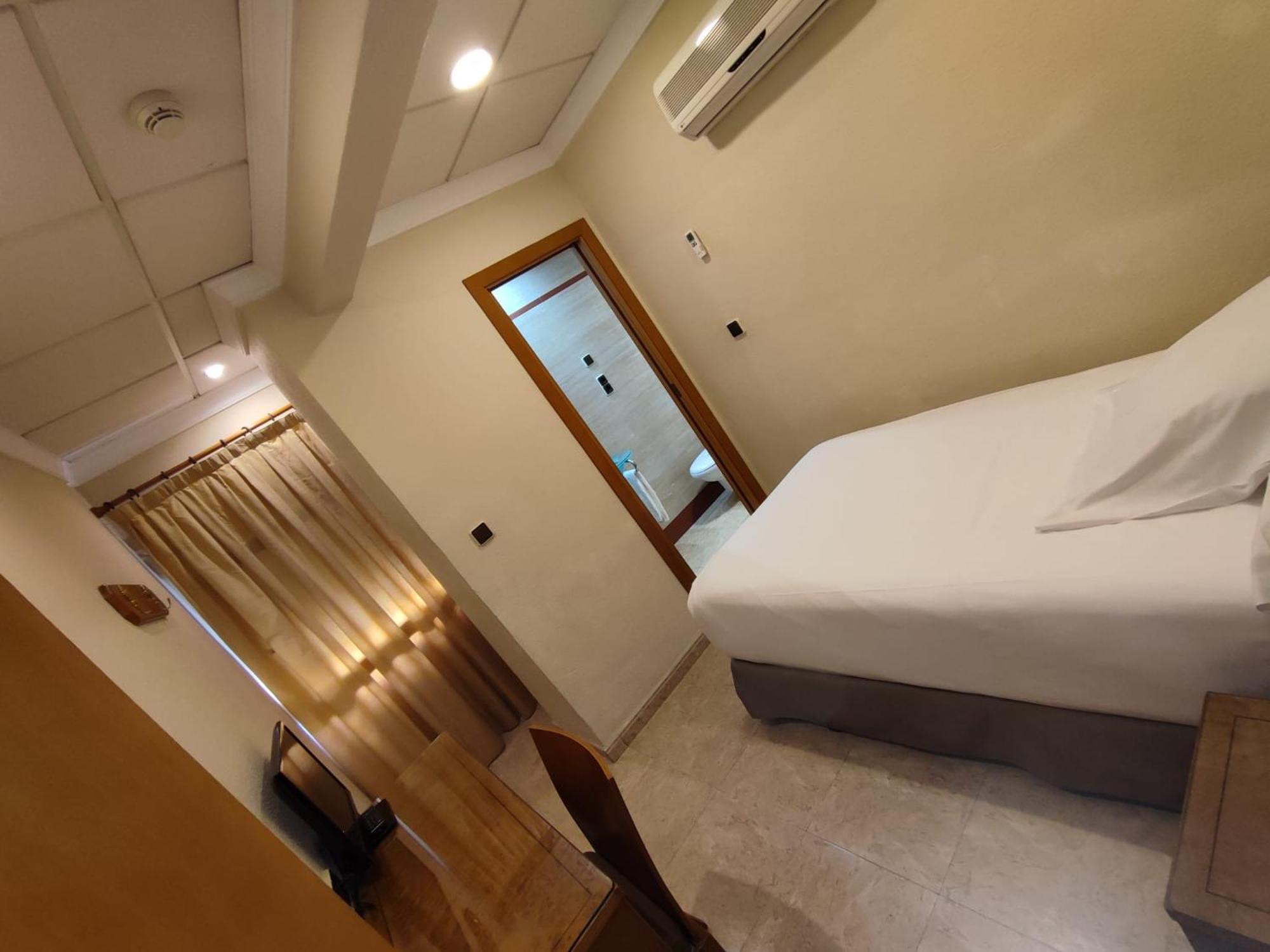 Hostal Moreno Silla Exterior photo