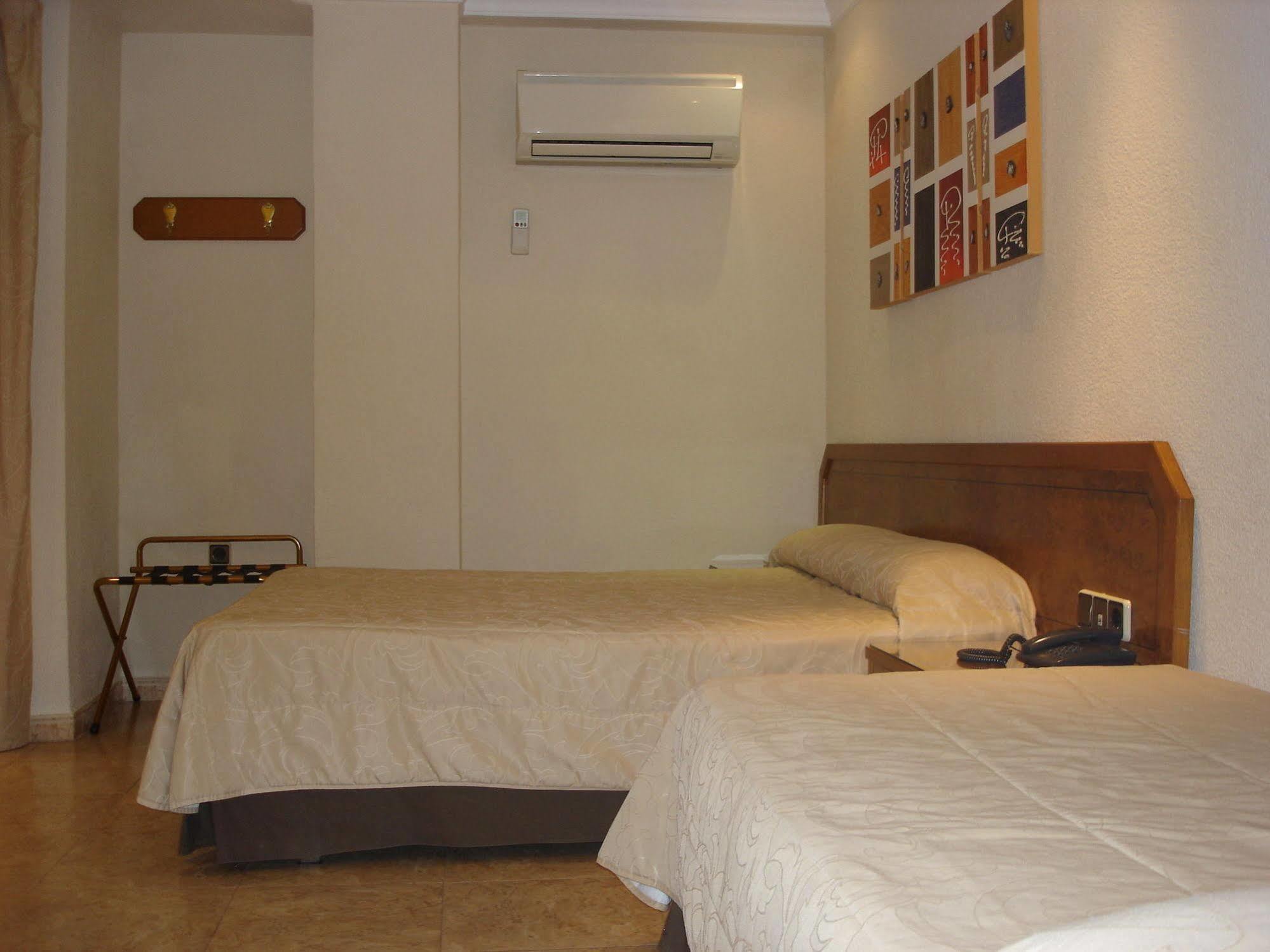 Hostal Moreno Silla Exterior photo