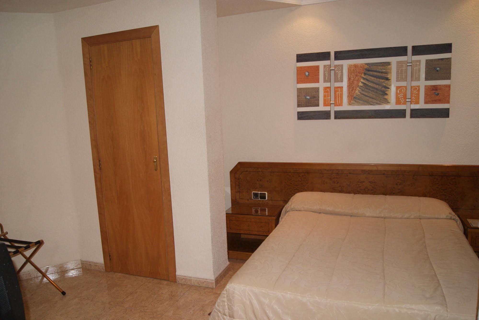 Hostal Moreno Silla Exterior photo